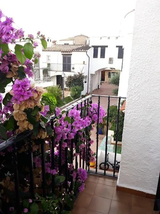 House On A Canal With A Mooring Of 7,5 M Empuriabrava 0*,